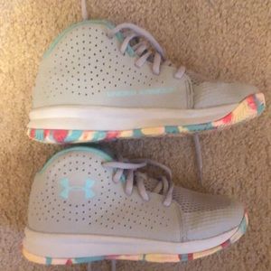 Under Armour Girls Basketball shoes